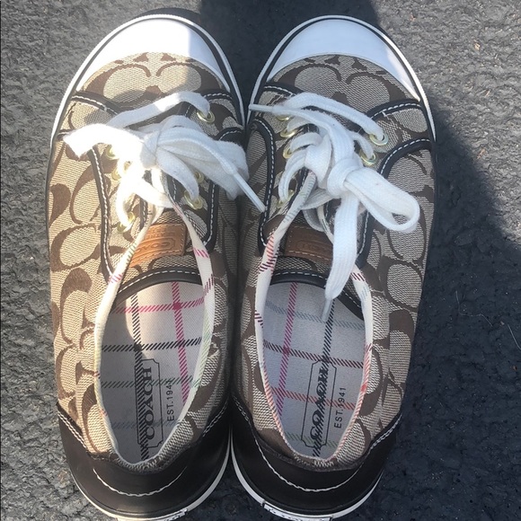 Coach Barrett - Picture 4 of 7